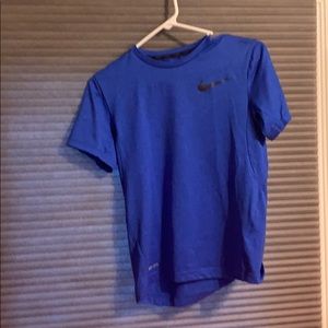 nike t shirt
